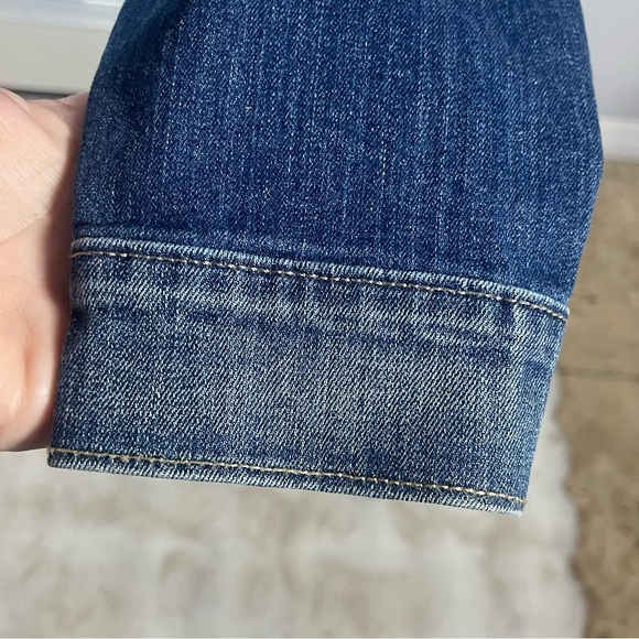 Levi’s Women’s Original Trucker Denim Jean Jacket Medium Wash Sz L - Picture 5 of 16